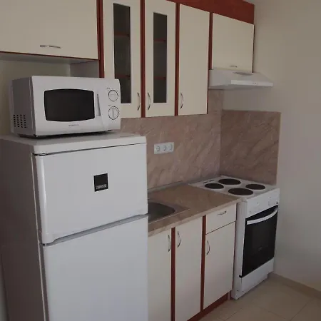 Visit Holiday Apartman